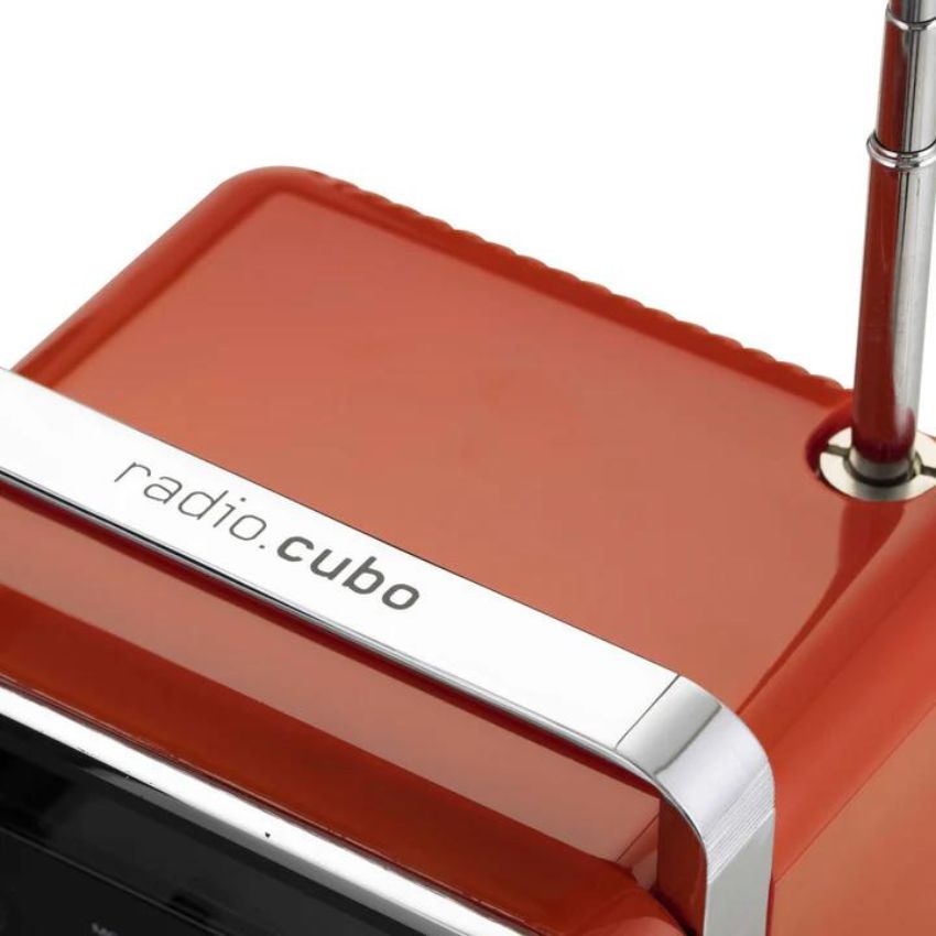 BRIONVEGA radio.cubo ポータブルラジオスピーカー